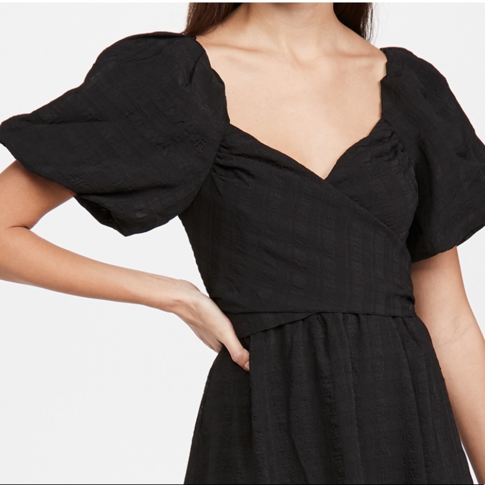 ASTR The Label - NEVER WORN - Puff Sleeve Wrap Dress Midi